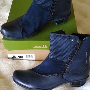Earth Orion Leather & Suede Navy Ankle Boots - NIB